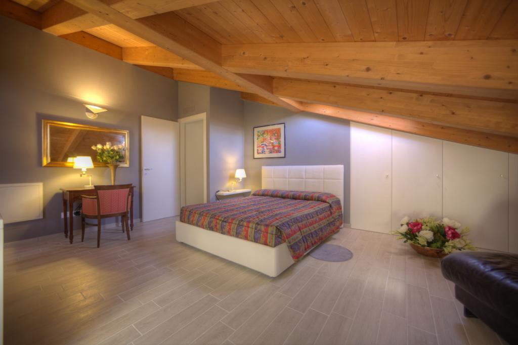 Holidays Alle Rose Peschiera del Garda Exterior foto